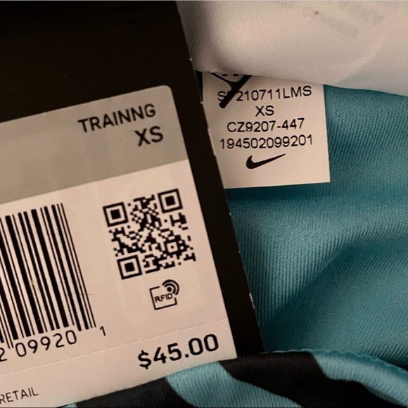 🎉HP🎉Nike One Tight Fit Shorts - Blue & Black - Picture 7 of 8